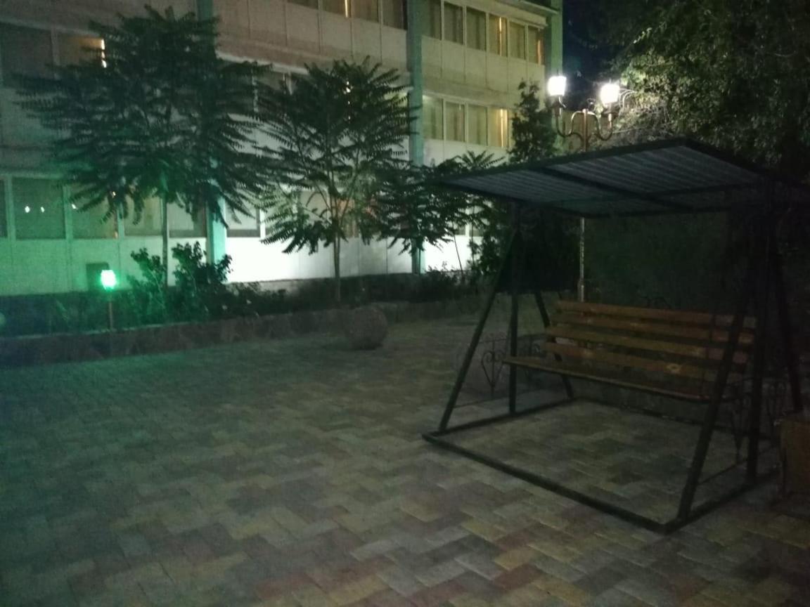 Hotel Zelenaya アクタウ エクステリア 写真